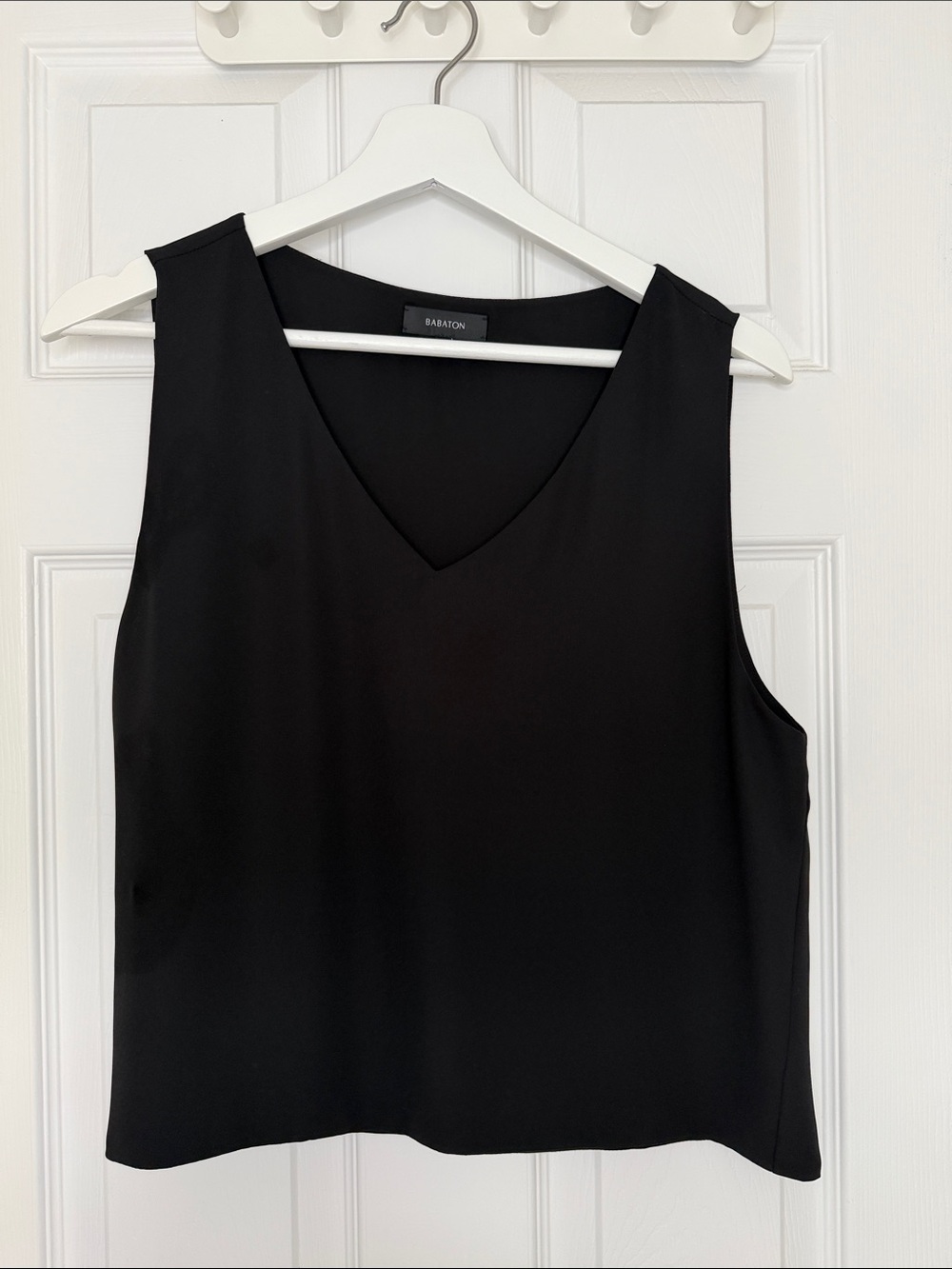 Babaton Black V-Neck Silk-Blend Sleeveless Camisole